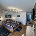Anthony Apartment *
