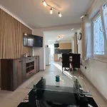 Anthony Apartment *