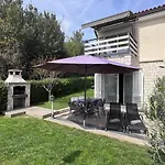 Anthony Apartment *